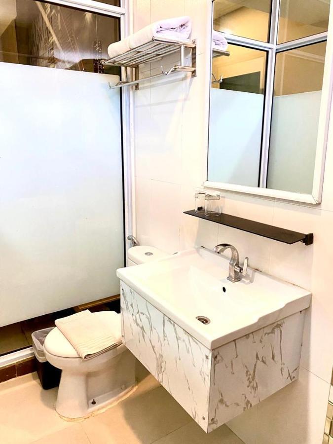 Os Hotel Tanjung Uncang Sagulung Екстер'єр фото