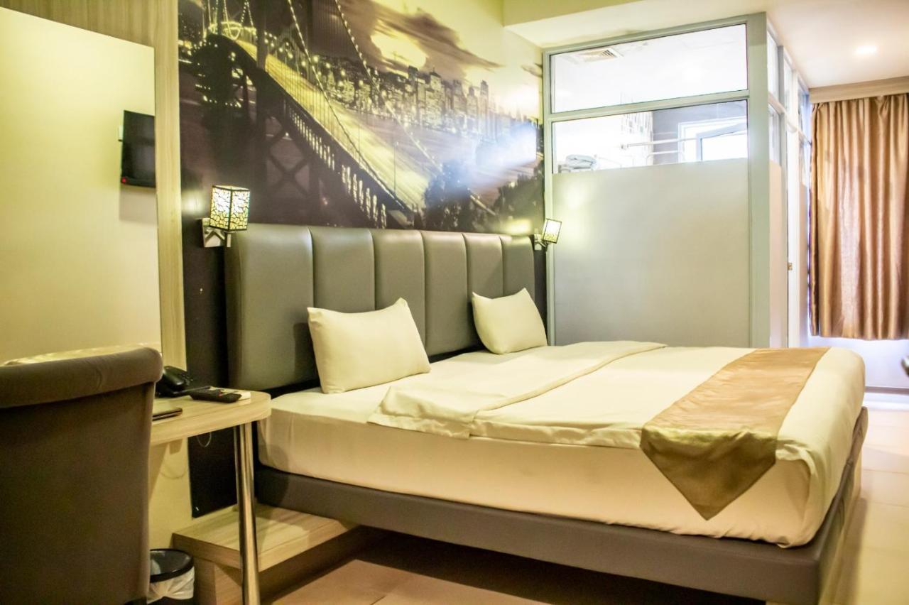 Os Hotel Tanjung Uncang Sagulung Екстер'єр фото