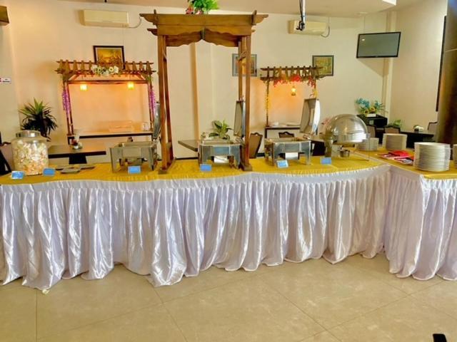 Os Hotel Tanjung Uncang Sagulung Екстер'єр фото